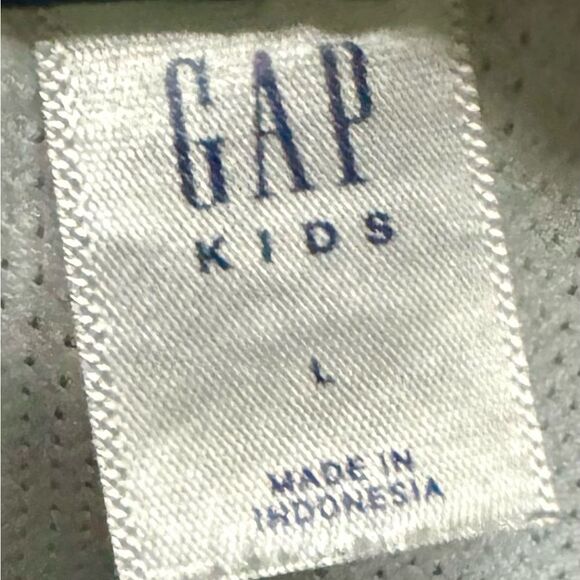 GAP Kids Boys Long Sleeve Shark Surf Rash Guard & Swim Trunks. Large. - Picture 8 of 11